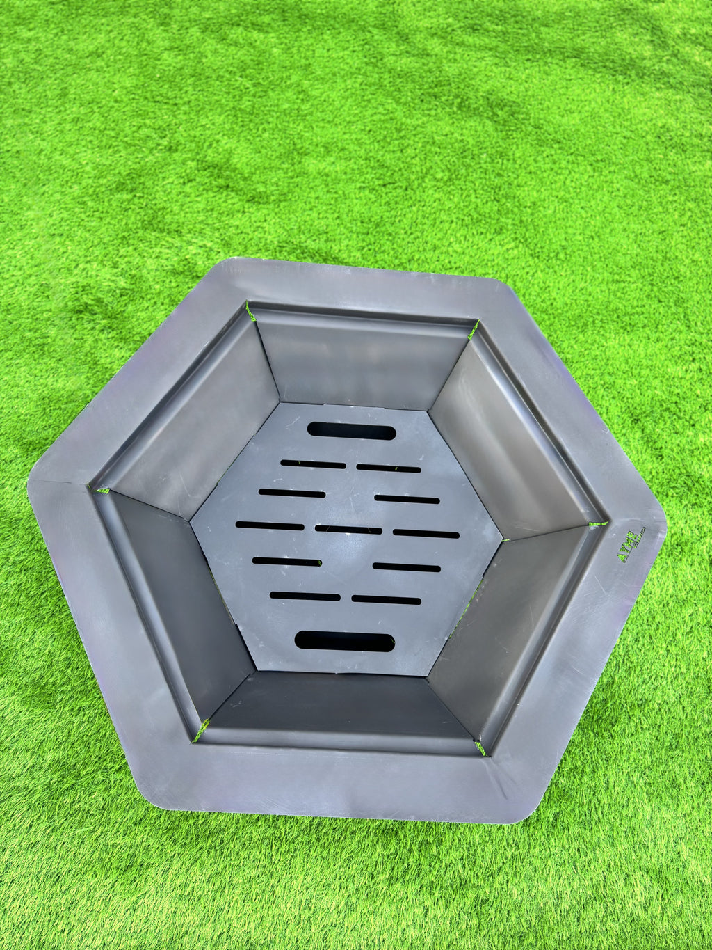 84 cm Steel Fire Pit | Wood & Charcoal Burning Outdoor Fireplace | Portable Garden Fire Pit | AYME Outdoorium